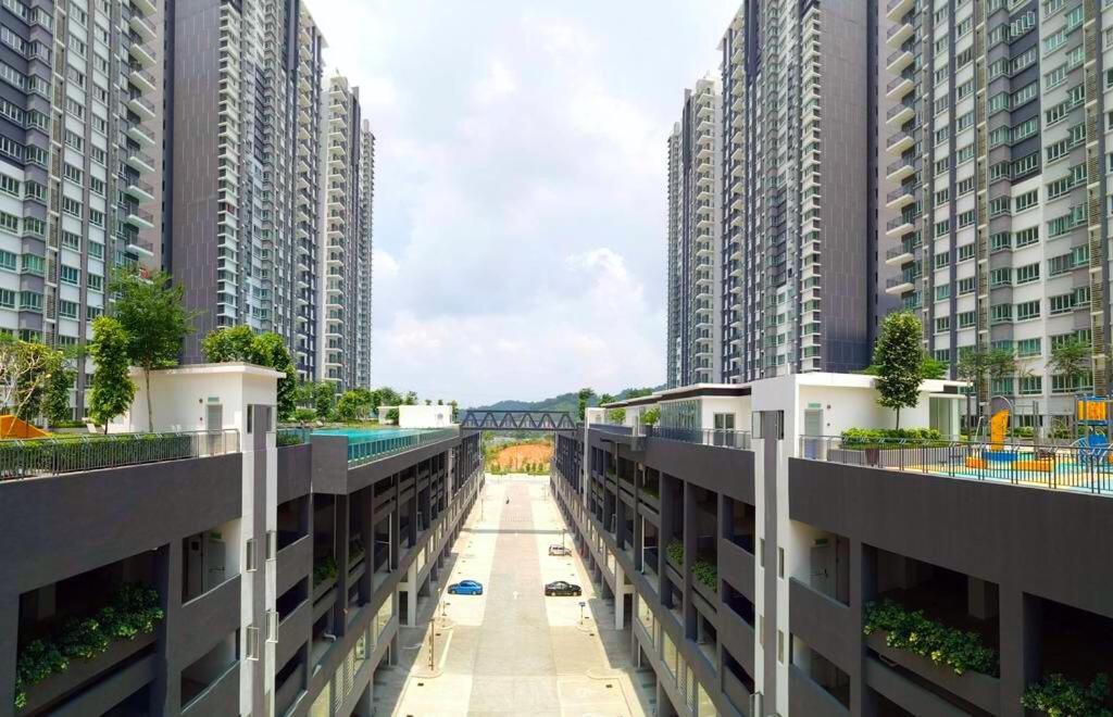 Del'S Guesthouse @ Southville Same Level With Pool Fits 8 Bangi Exterior photo